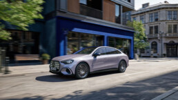 Mercedes Benz C 300 4MATIC elektrisch | kombinierter Energieverbrauch: 17,8 14,1 kWh/100 km | kombinierte CO₂ Emissionen: 0 g/km | CO₂ Klasse: A;Mercedes Benz C 300 4MATIC elektrisch | kombinierter Energieverbrauch: 17,8 14,1 kWh/100 km | kombinierte CO₂ Emissionen: 0 g/km | CO₂ Klasse: A*